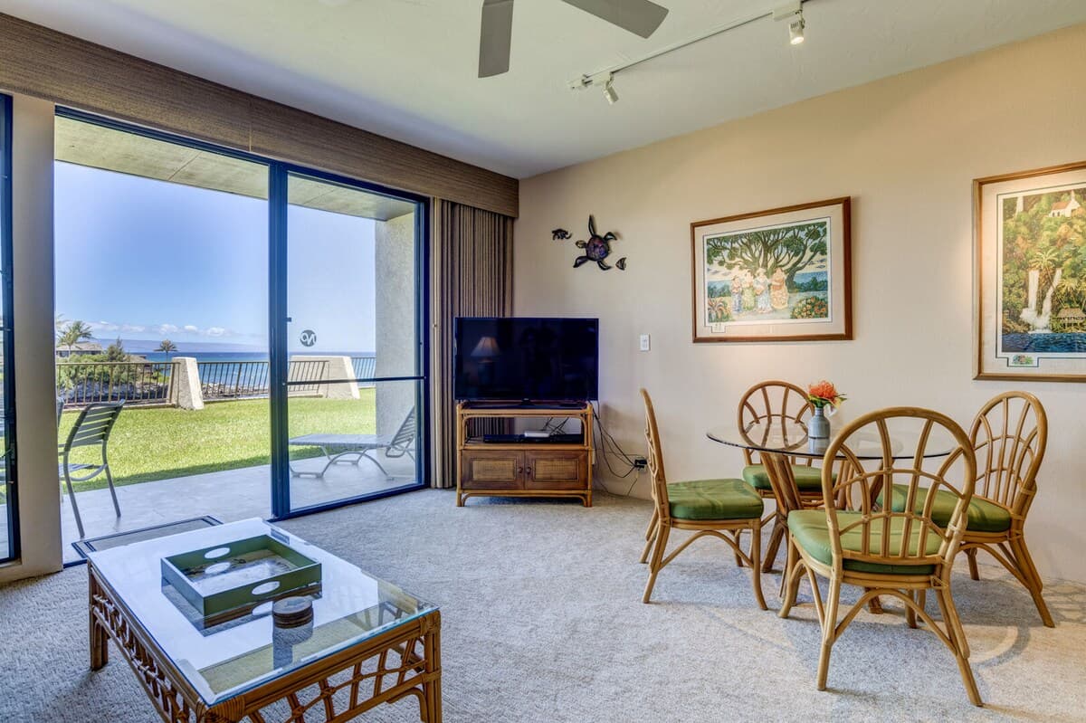 Condo in Lahaina · ★4.72 · 1 bedroom · 2 beds · 1 private bath - Photo 3