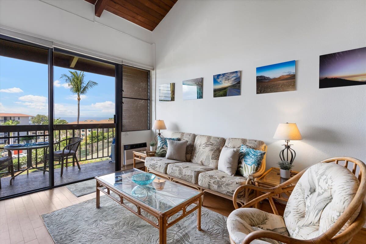 Condo in Kihei · ★4.49 · 2 bedrooms · 4 beds · 2 baths - Photo 2