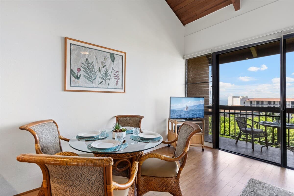 Condo in Kihei · ★4.49 · 2 bedrooms · 4 beds · 2 baths - Photo 3
