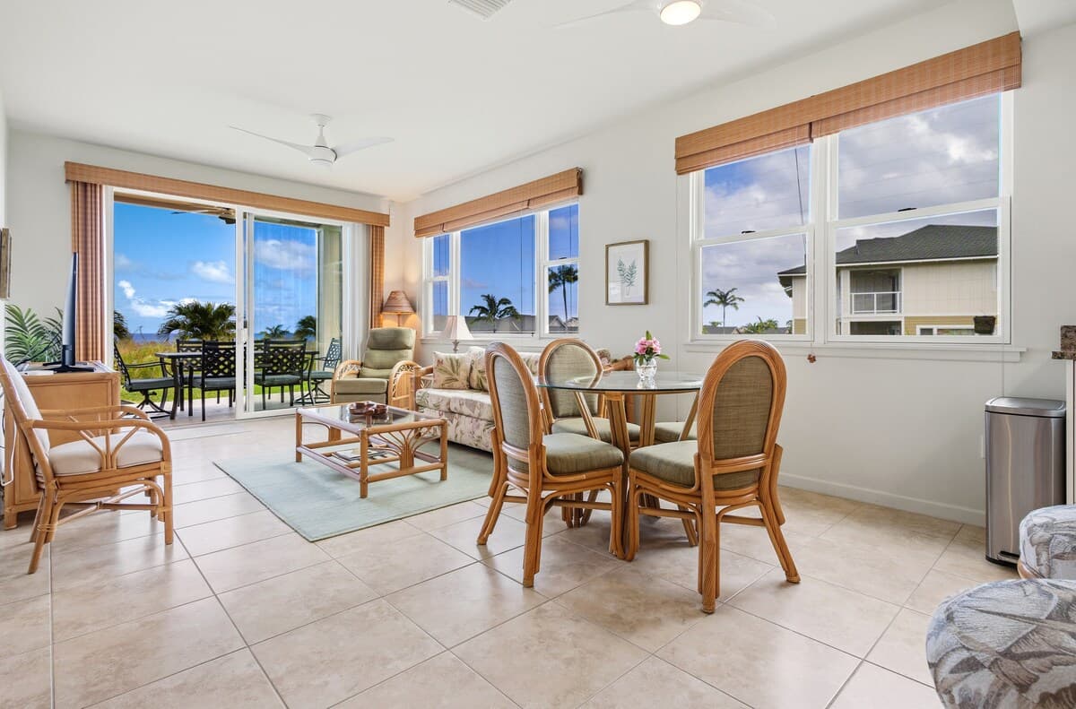 Condo in Kailua-Kona · ★5.0 · 2 bedrooms · 4 beds · 2.5 private baths - Photo 3
