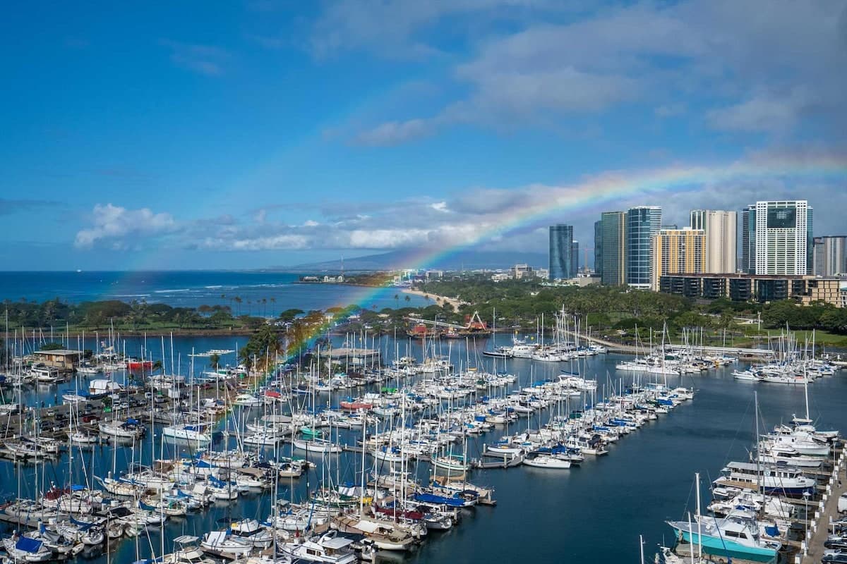 Condo in Honolulu · ★4.58 · 1 bedroom · 2 beds · 1 private bath - Photo 1