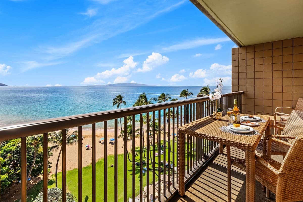 Condo in Kihei · ★4.81 · 2 bedrooms · 3 beds · 2 baths - Photo 2