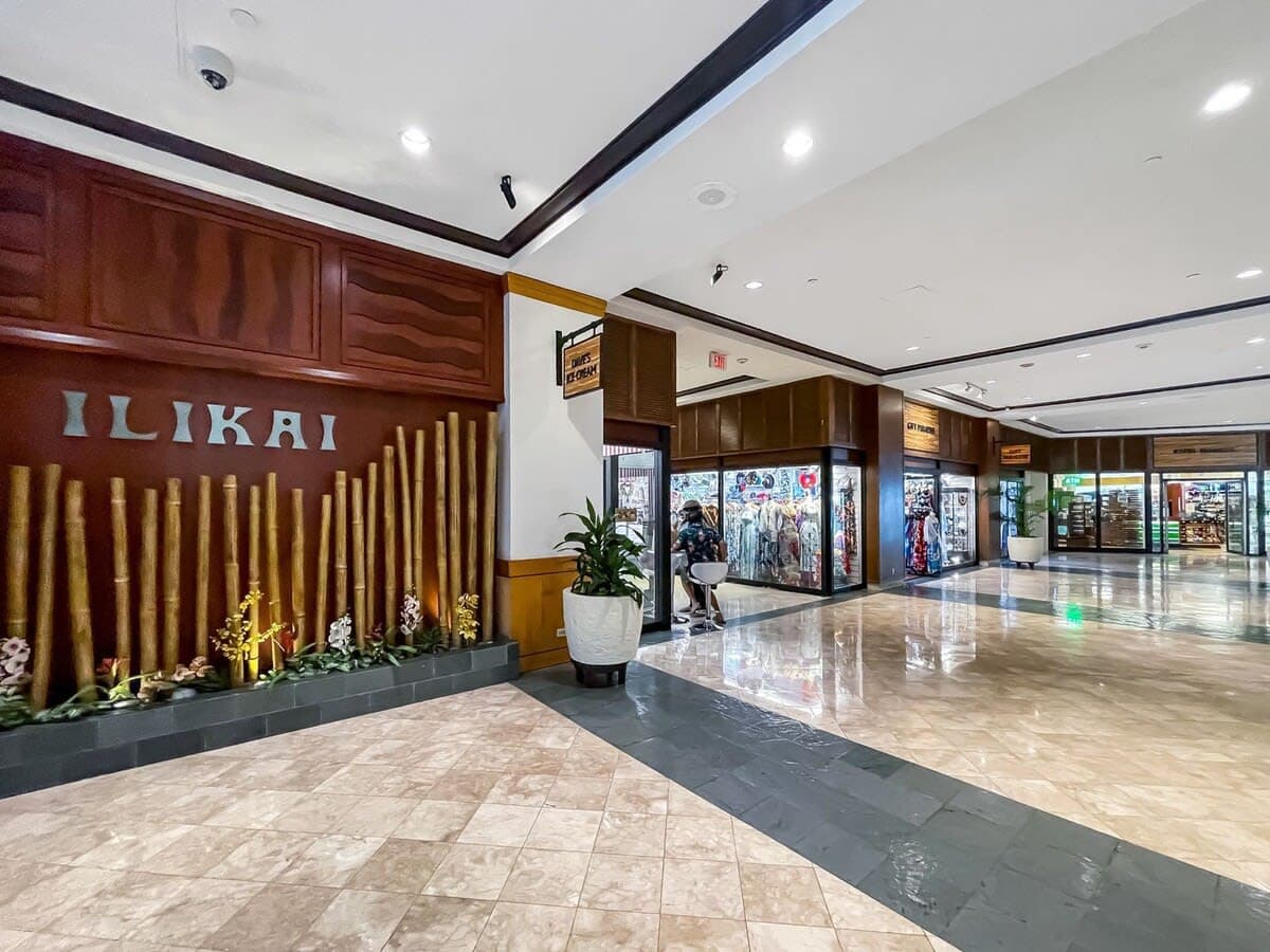 Condo in Honolulu · ★4.82 · 1 bedroom · 2 beds · 1 private bath - Photo 4