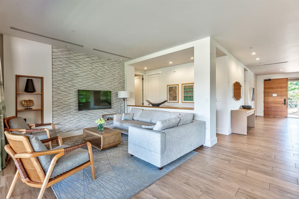 Villa in Lahaina · ★4.97 · 3 bedrooms · 4 beds · 3 baths - Photo 4