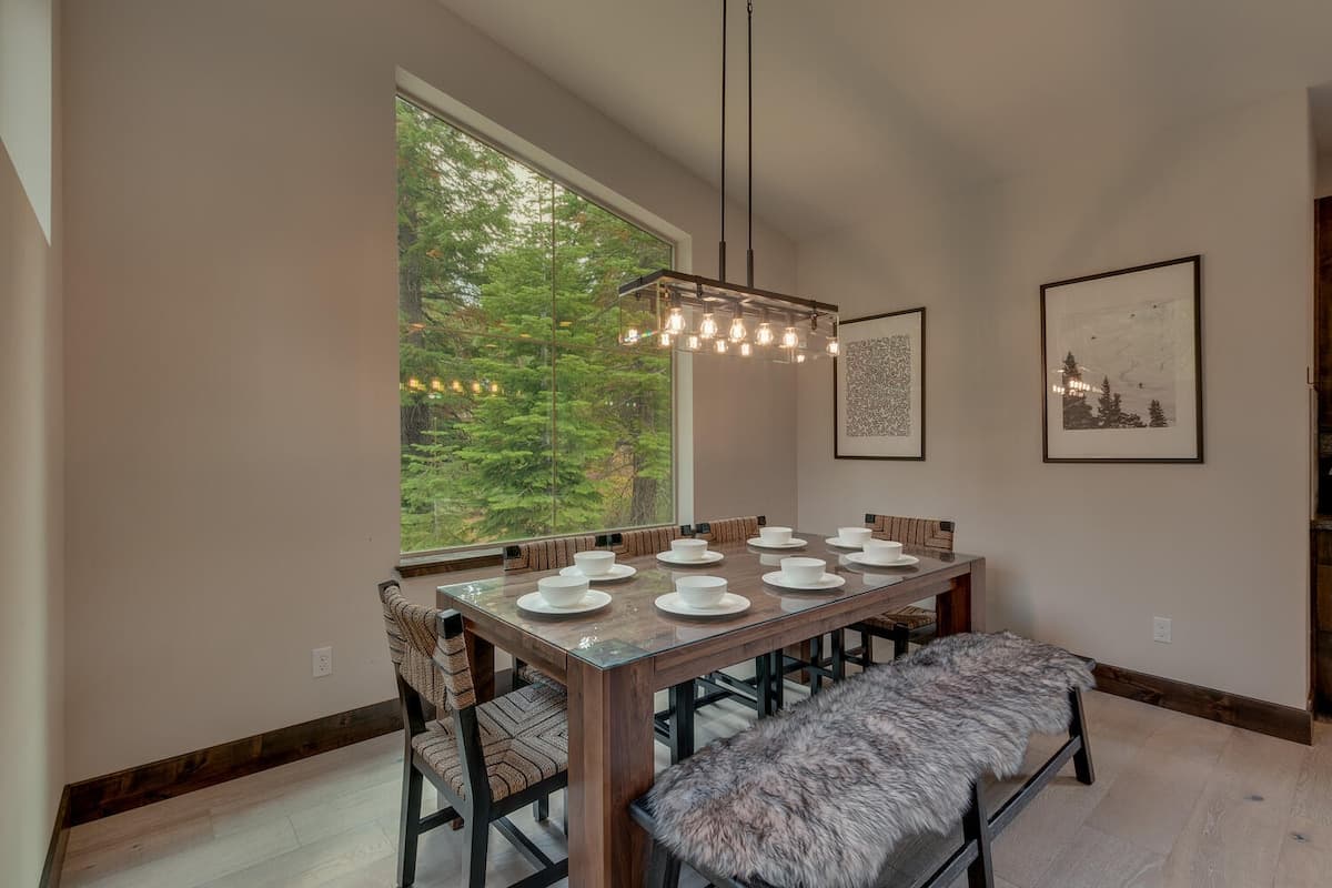 Forest Hot Tub & 2 Fireplaces, South Tahoe - Photo 4