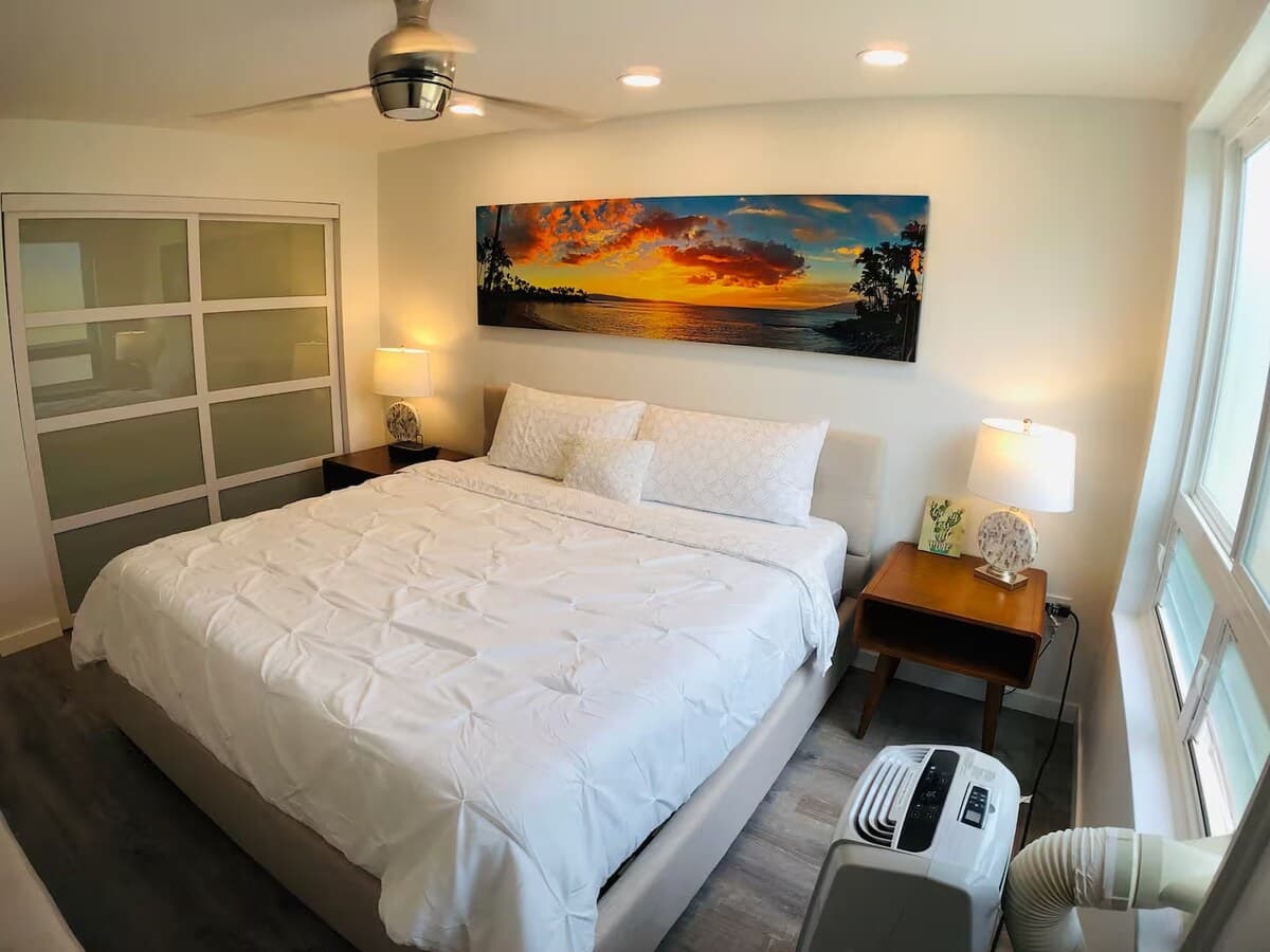 Condo in Lahaina · ★4.83 · 1 bedroom · 2 beds · 1 shared bath - Photo 5