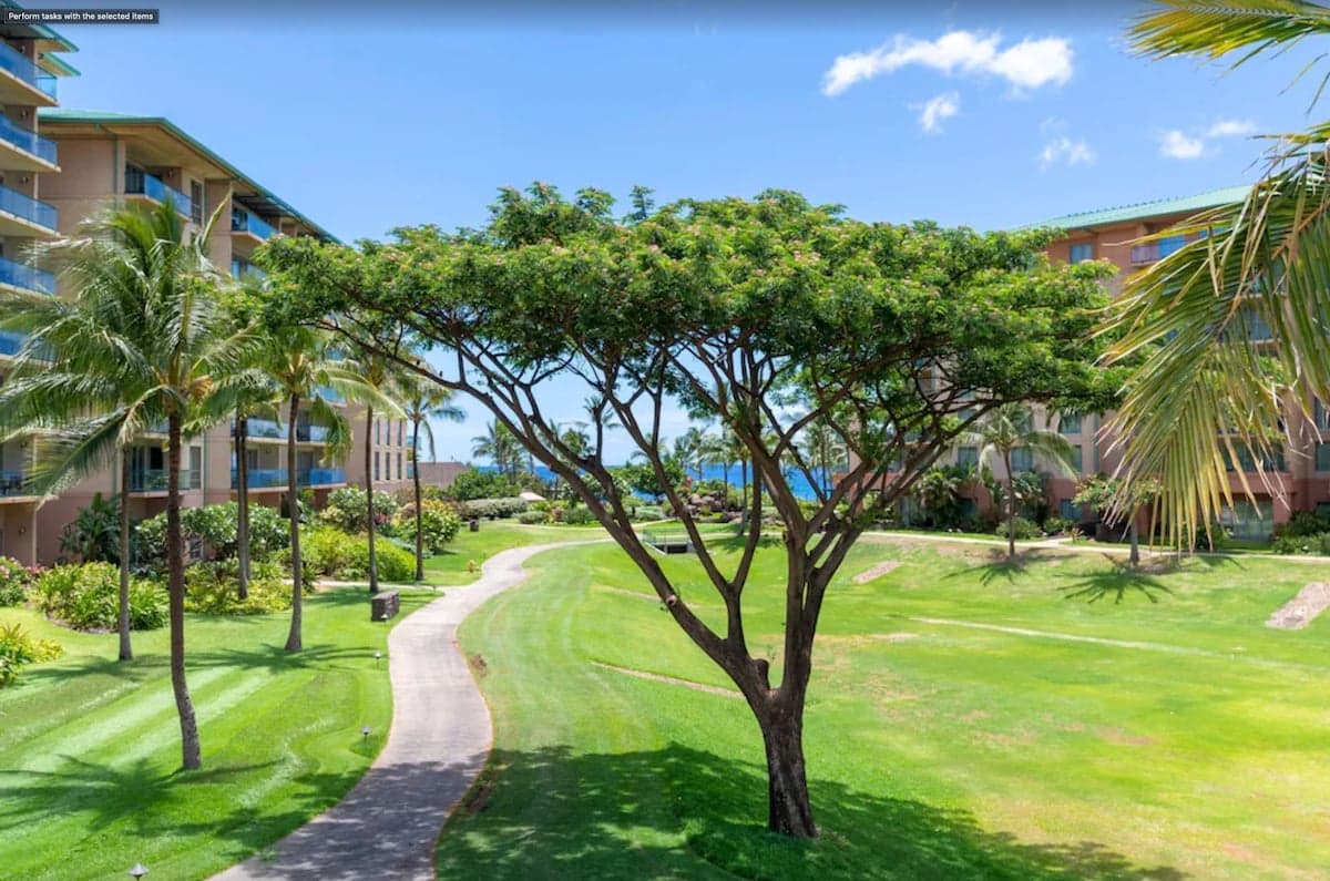 Villa in Lahaina · ★5.0 · 6 bedrooms · 8 beds · 6 private baths - Photo 1