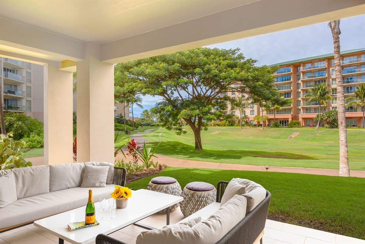 Villa in Lahaina · ★5.0 · 6 bedrooms · 8 beds · 6 private baths - Photo 3