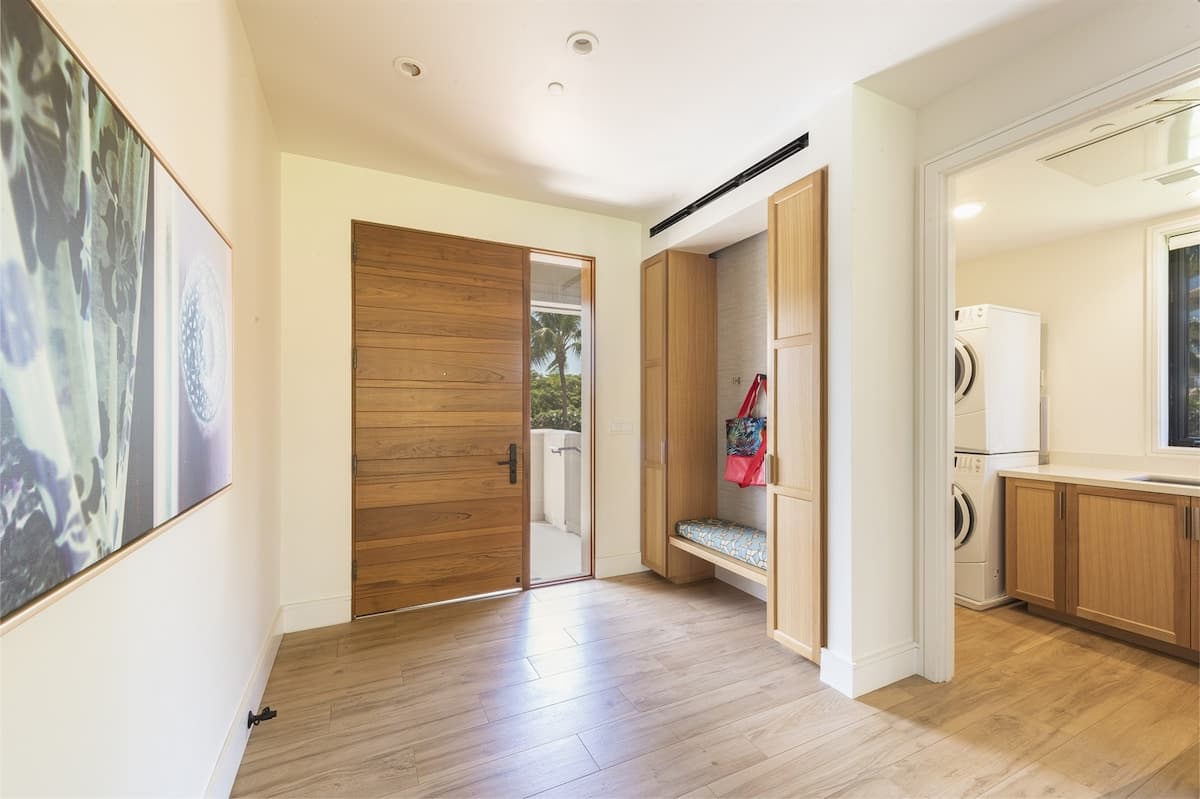 Villa in Lahaina · ★5.0 · 6 bedrooms · 8 beds · 6 private baths - Photo 5