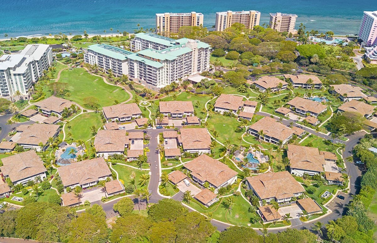 Condo in Lahaina · ★4.71 · 3 bedrooms · 4 beds · 3 baths - Photo 2