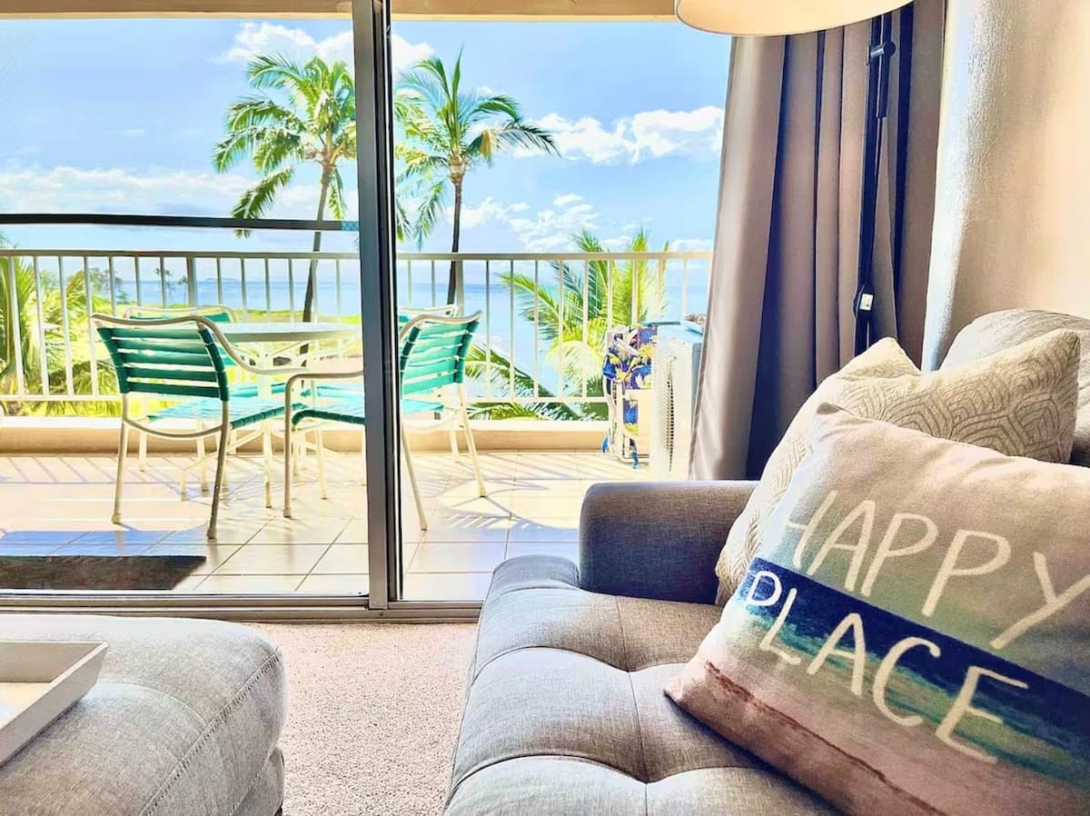 Condo in Kihei · ★4.87 · 2 bedrooms · 2 beds · 2 baths - Photo 4