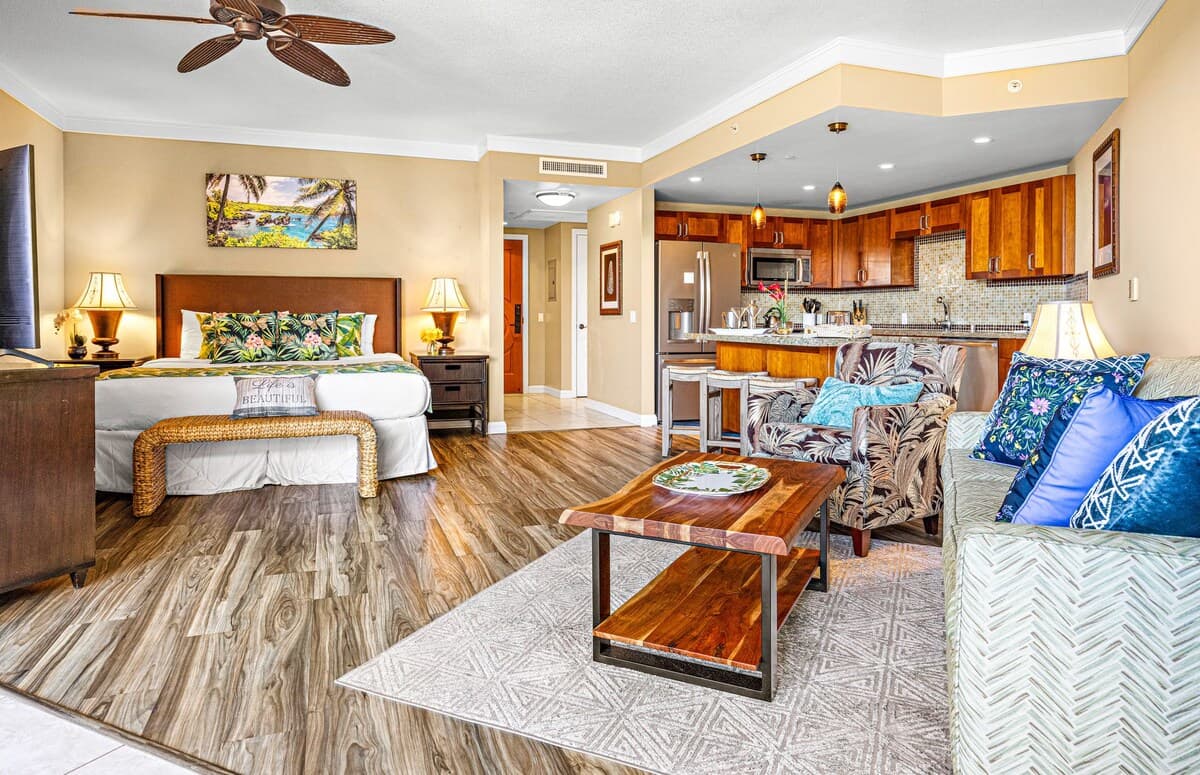 Condo in Lahaina · ★4.89 · Studio · 2 beds · 1 bath - Photo 4
