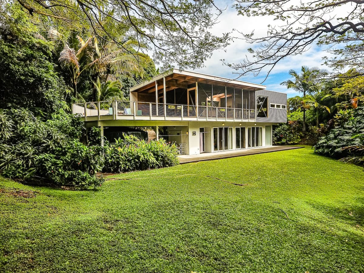 Home in Pahoa · ★4.97 · 2 bedrooms · 2 beds · 2.5 baths - Photo 2