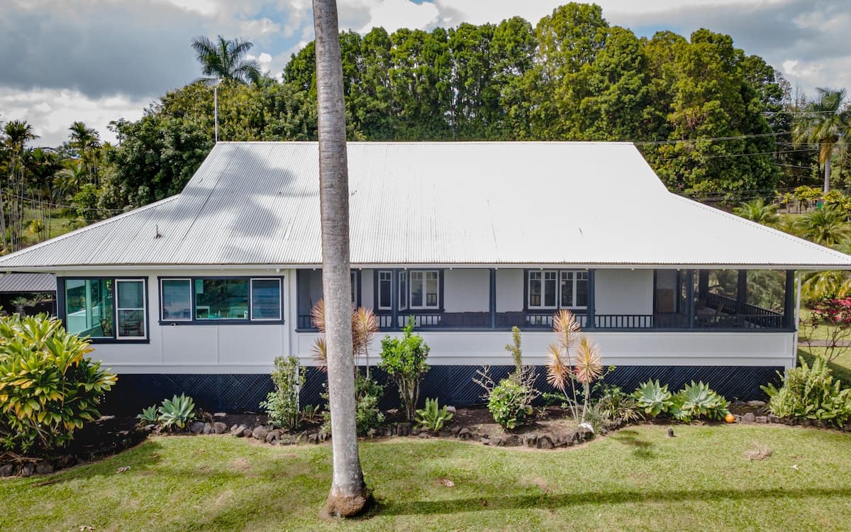 Home in Hilo · ★4.83 · 4 bedrooms · 5 beds · 2 private baths - Photo 1