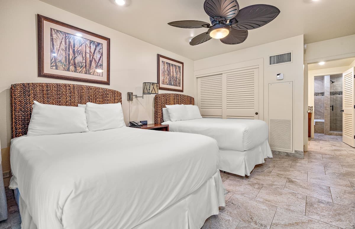 Condo in Lahaina · ★4.86 · 3 bedrooms · 5 beds · 2 baths - Photo 1