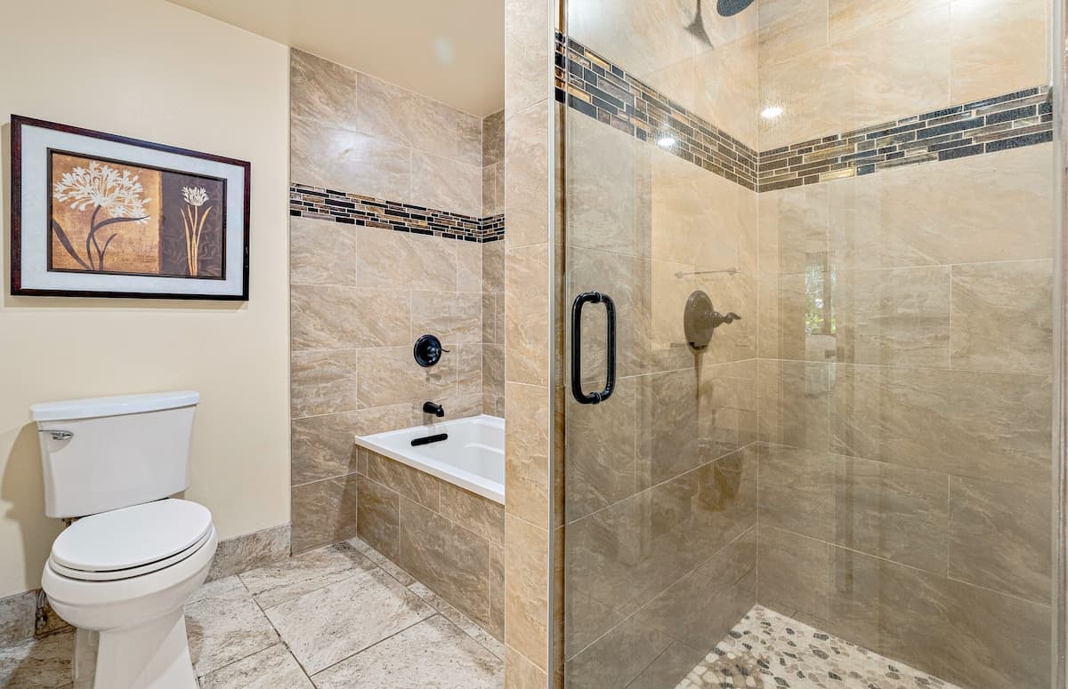 Condo in Lahaina · ★4.86 · 3 bedrooms · 5 beds · 2 baths - Photo 3