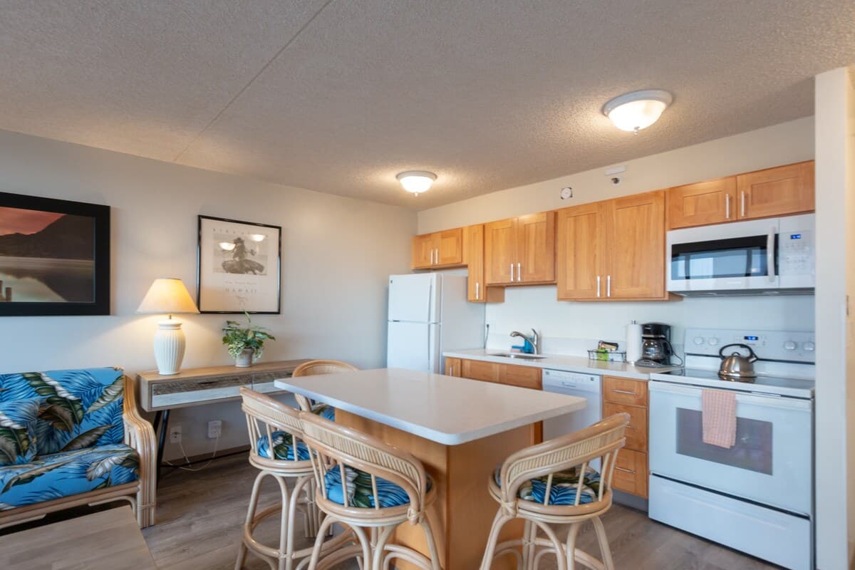 Condo in Honolulu · ★4.43 · 1 bedroom · 3 beds · 1 private bath - Photo 5