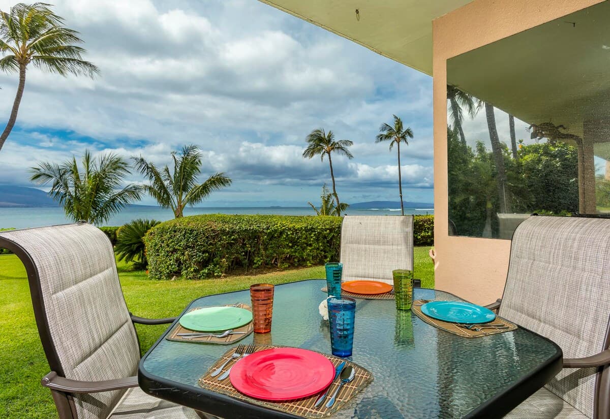 Condo in Wailuku · ★4.82 · 1 bedroom · 2 beds · 1 shared bath - Photo 3