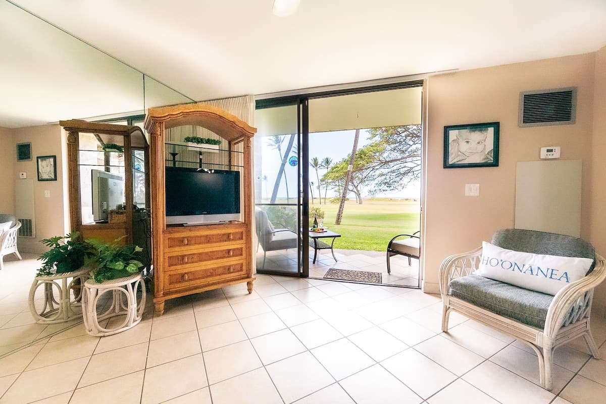 Condo in Kihei · ★4.38 · 2 bedrooms · 3 beds · 2 private baths - Photo 4