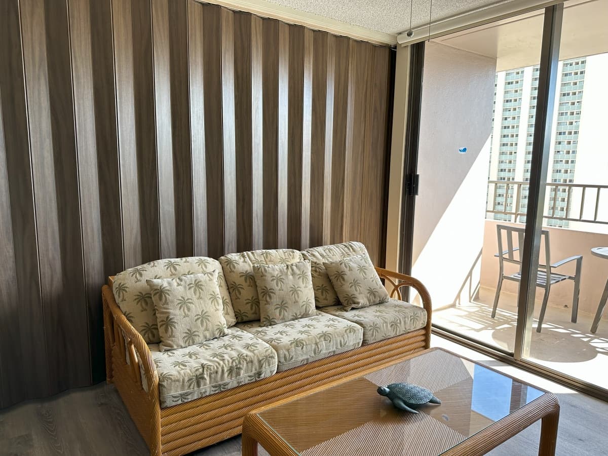 Condo in Honolulu · ★4.71 · 1 bedroom · 3 beds · 1 private bath - Photo 5