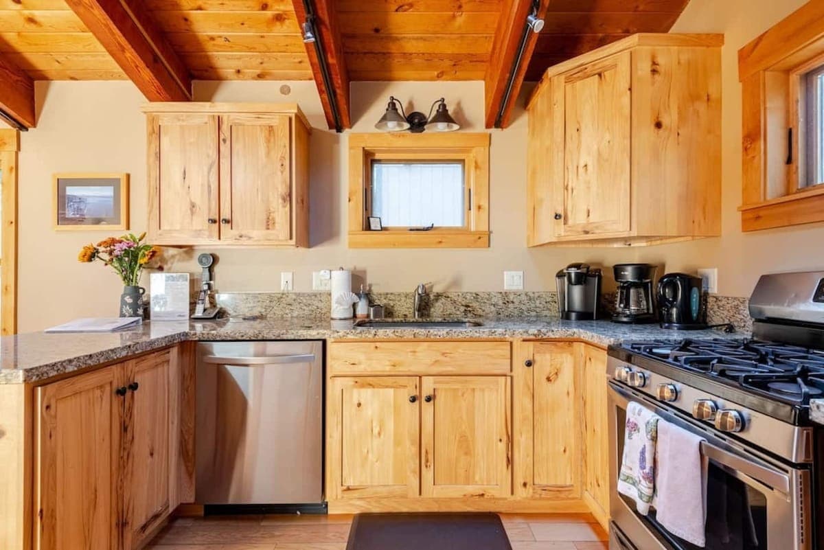 Tahoe House 1555 Walk to Lake & Private Beach - Photo 3