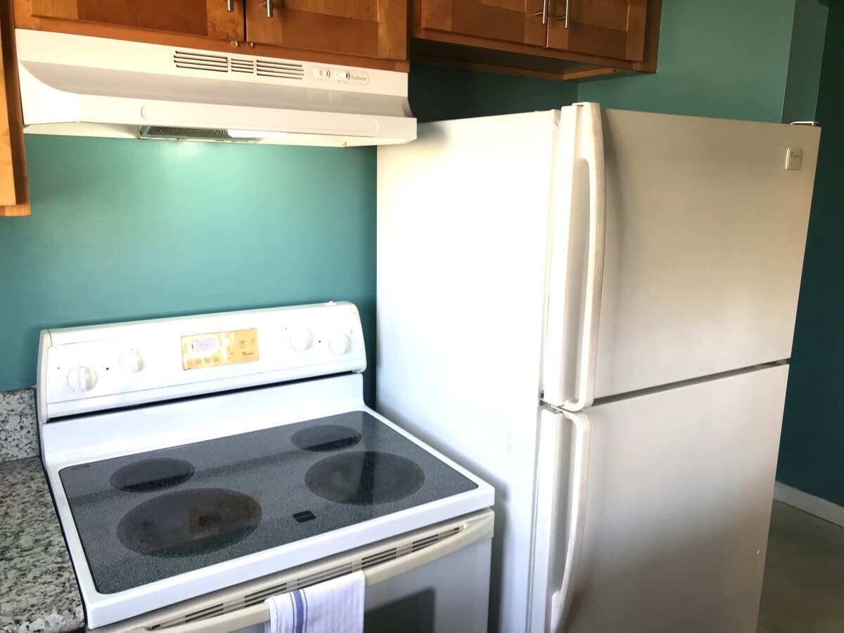 Condo in Honolulu · ★4.19 · 1 bedroom · 3 beds · 1 private bath - Photo 5