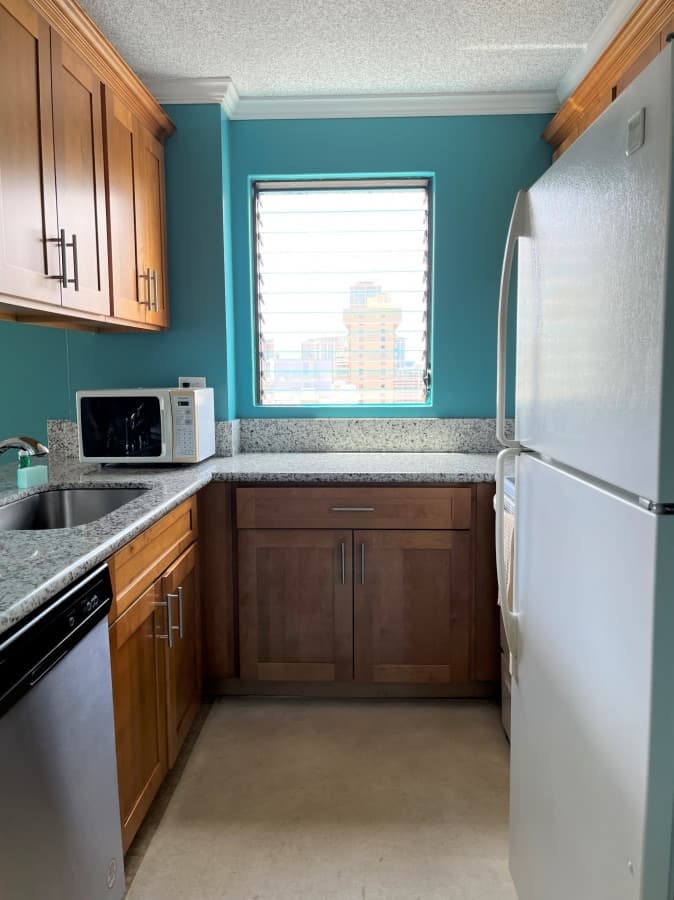 Condo in Honolulu · ★4.19 · 1 bedroom · 3 beds · 1 private bath - Photo 4