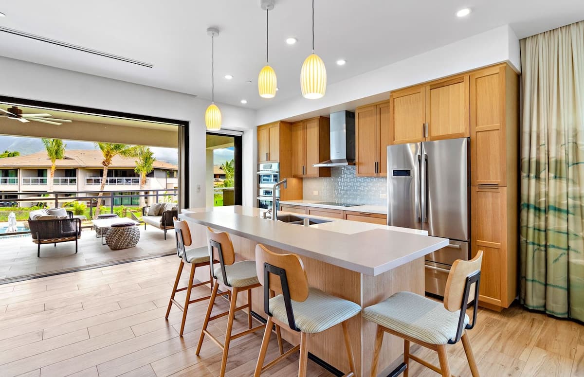 Condo in Lahaina · ★4.86 · 3 bedrooms · 4 beds · 3 baths - Photo 4