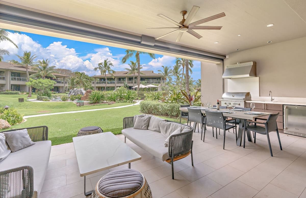 Condo in Lahaina · ★5.0 · 3 bedrooms · 4 beds · 3 baths - Photo 1
