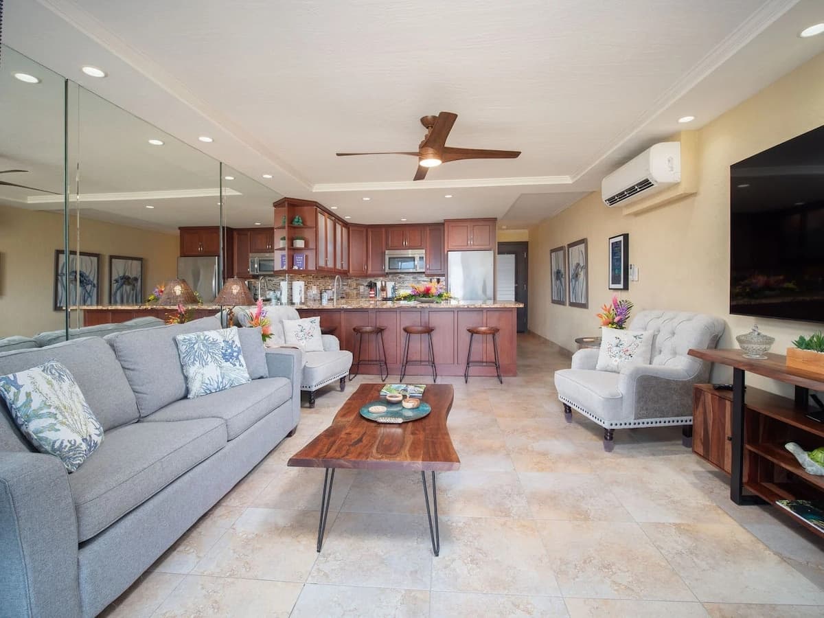Condo in Lahaina · ★4.96 · 2 bedrooms · 3 beds · 2.5 baths - Photo 4