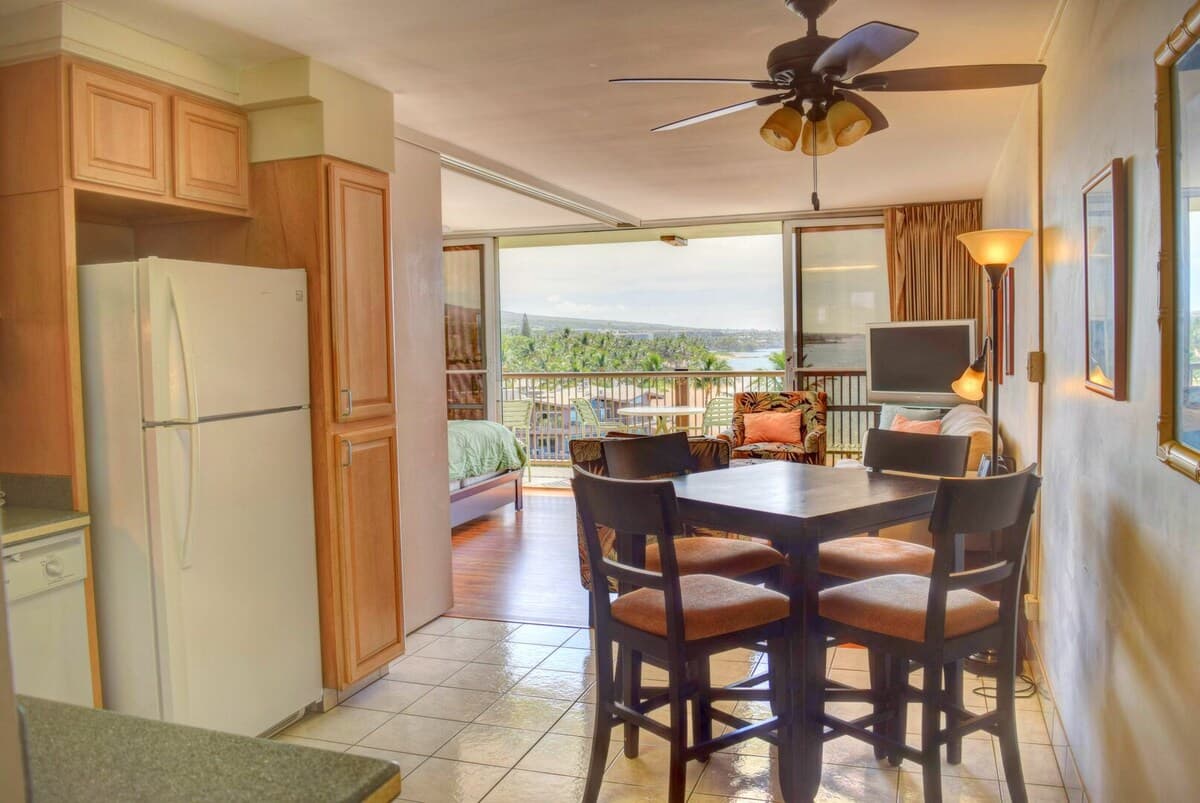 Condo in Kihei · ★4.38 · 1 bedroom · 1 bed · 1 bath - Photo 2