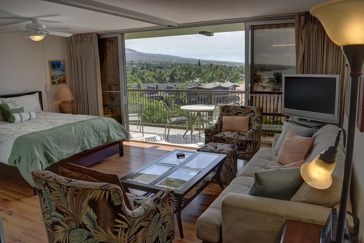 Condo in Kihei · ★4.38 · 1 bedroom · 1 bed · 1 bath - Photo 3
