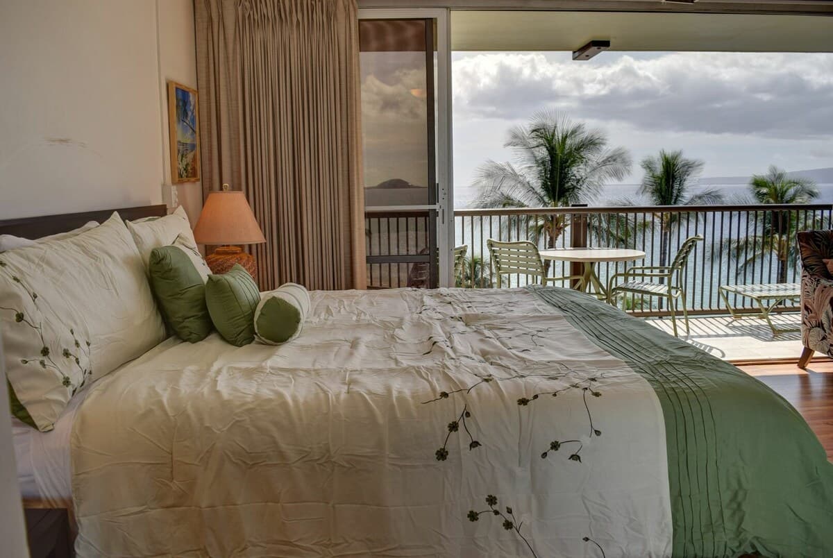 Condo in Kihei · ★4.38 · 1 bedroom · 1 bed · 1 bath - Photo 5