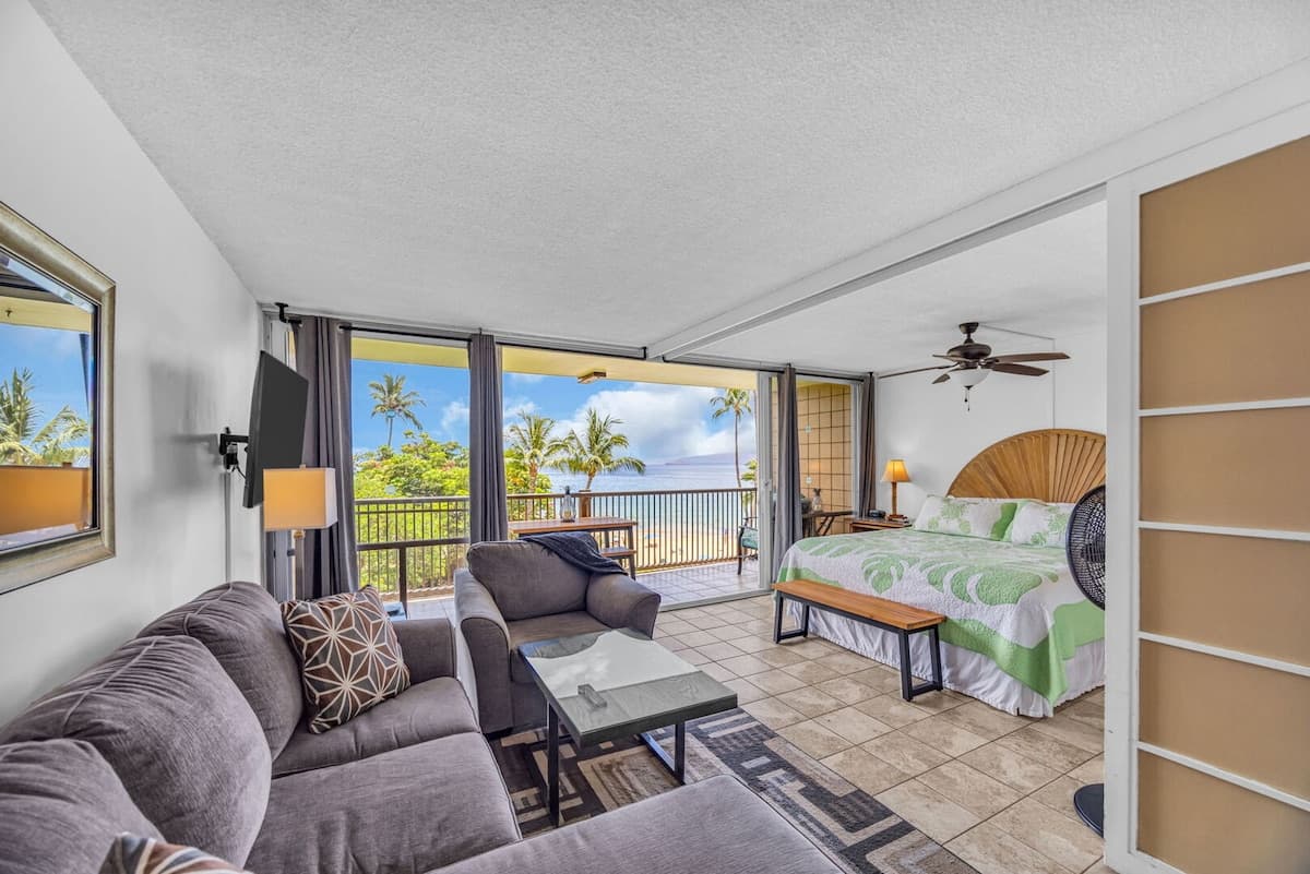 Condo in Kihei · ★4.17 · 1 bedroom · 2 beds · 1 bath - Photo 4