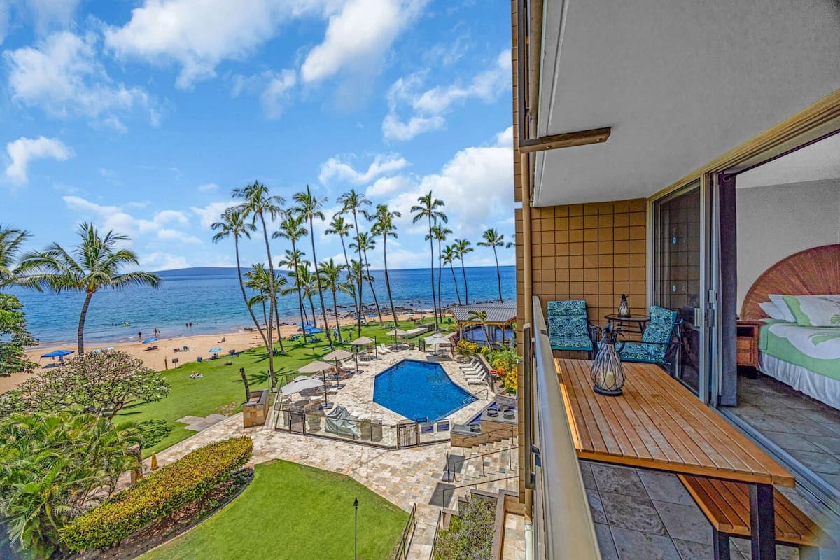 Condo in Kihei · ★4.33 · 2 bedrooms · 3 beds · 2 baths - Photo 4