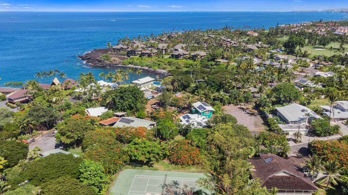 Home in Kailua-Kona · ★4.87 · 2 bedrooms · 2 beds · 2 baths - Photo 1
