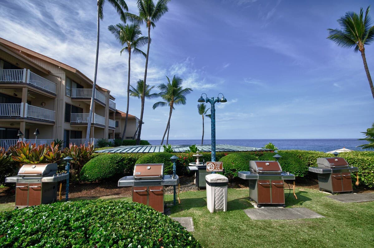 Condo in Kailua-Kona · ★4.69 · 2 bedrooms · 2 beds · 2 baths - Photo 3