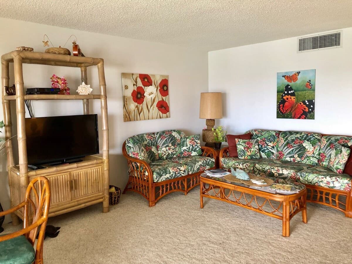Condo in Kailua-Kona · ★4.67 · 1 bedroom · 2 beds · 2 private baths - Photo 5