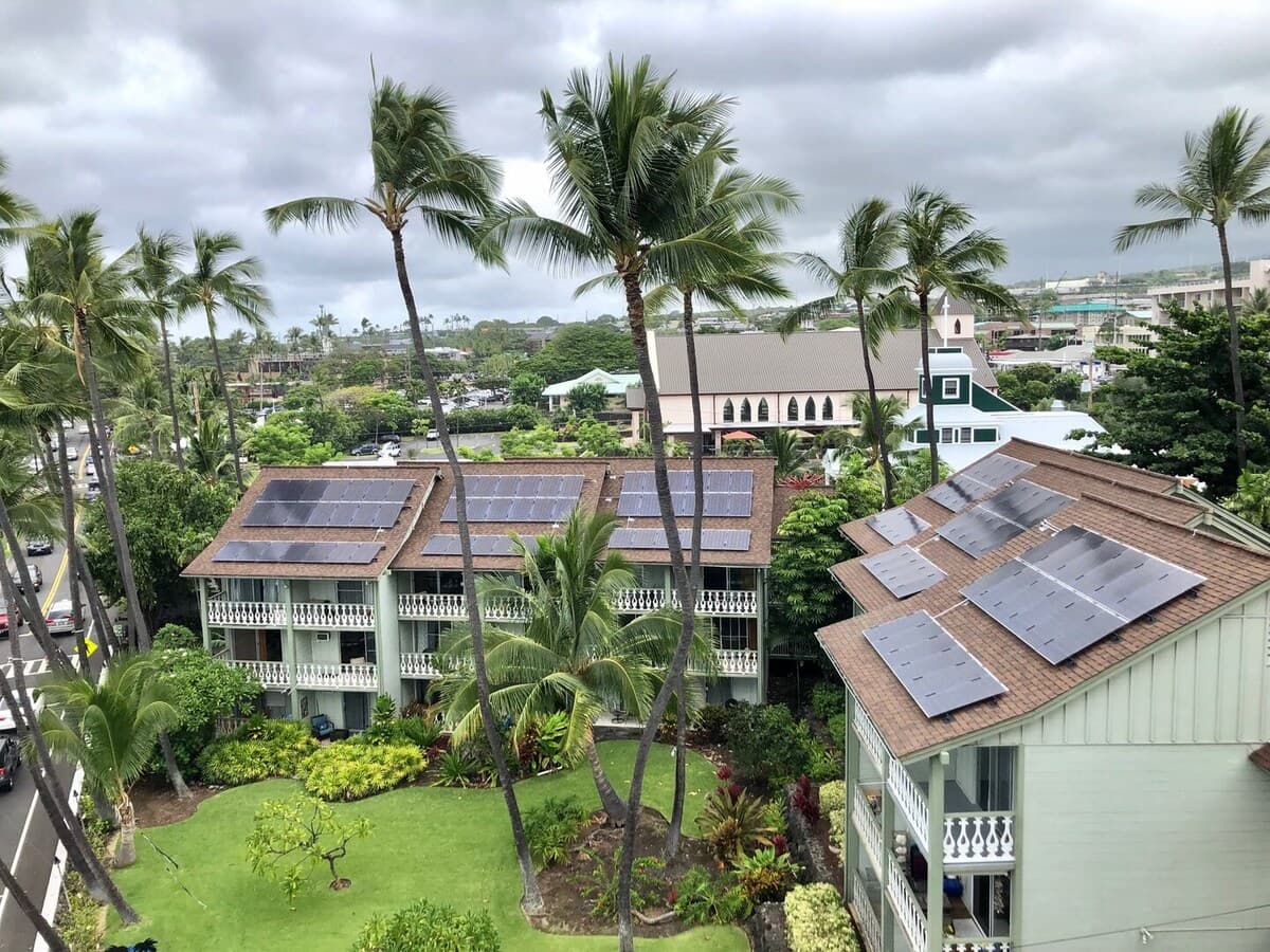 Condo in Kailua-Kona · ★4.67 · 1 bedroom · 2 beds · 2 private baths - Photo 4