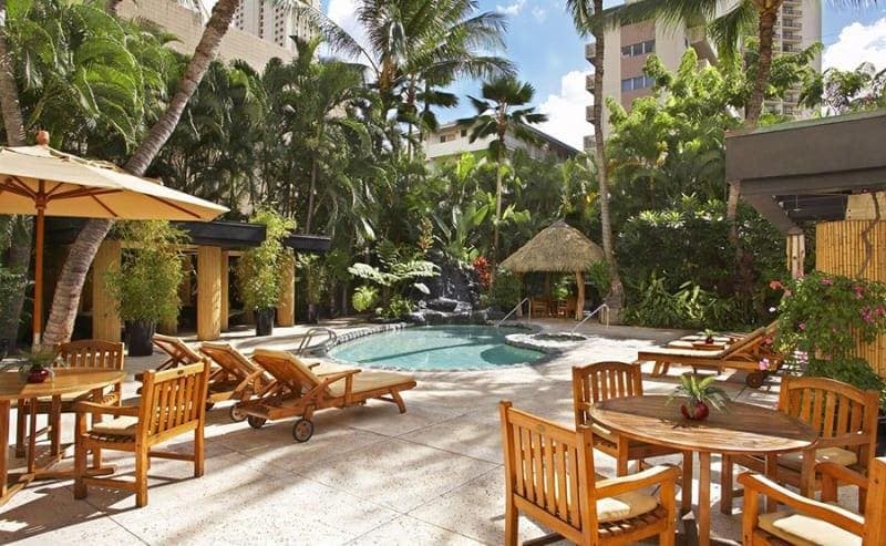 Condo in Honolulu · ★4.0 · Studio · 2 beds · 1 private bath - Photo 5