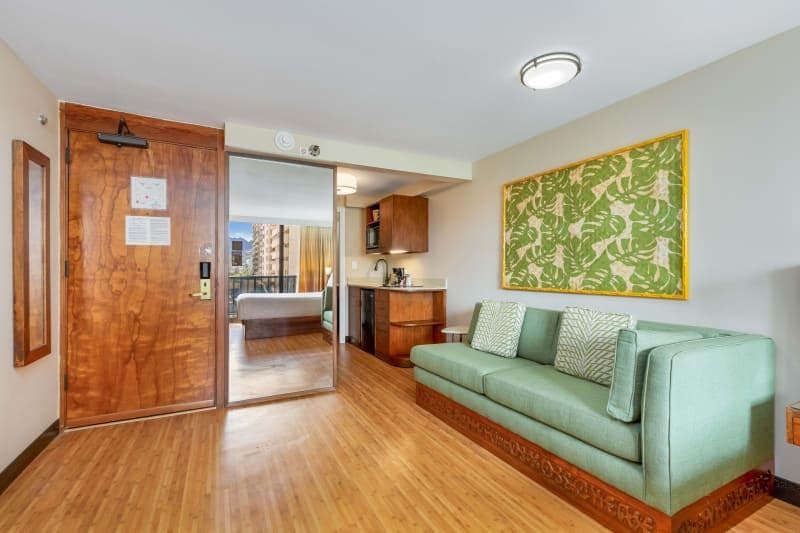 Condo in Honolulu · ★4.0 · Studio · 2 beds · 1 private bath - Photo 2