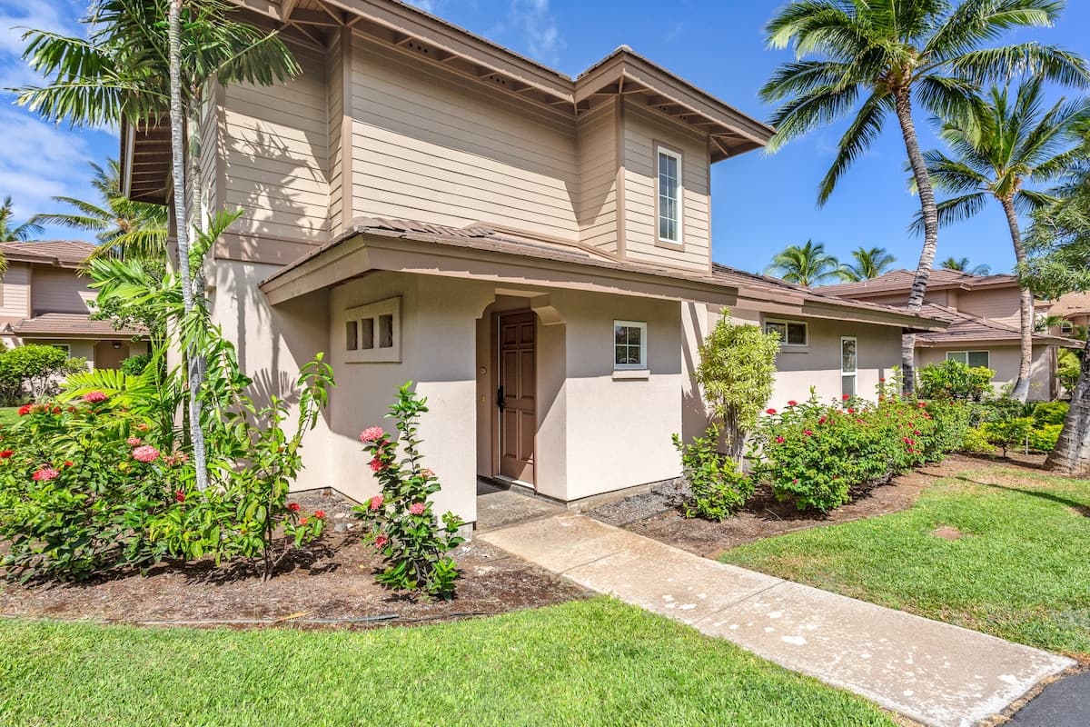 Condo in Waikoloa Village · ★4.14 · 2 bedrooms · 3 beds · 2 baths - Photo 1