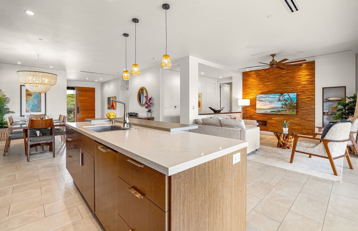 Condo in Lahaina · ★4.81 · 3 bedrooms · 4 beds · 3 baths - Photo 2