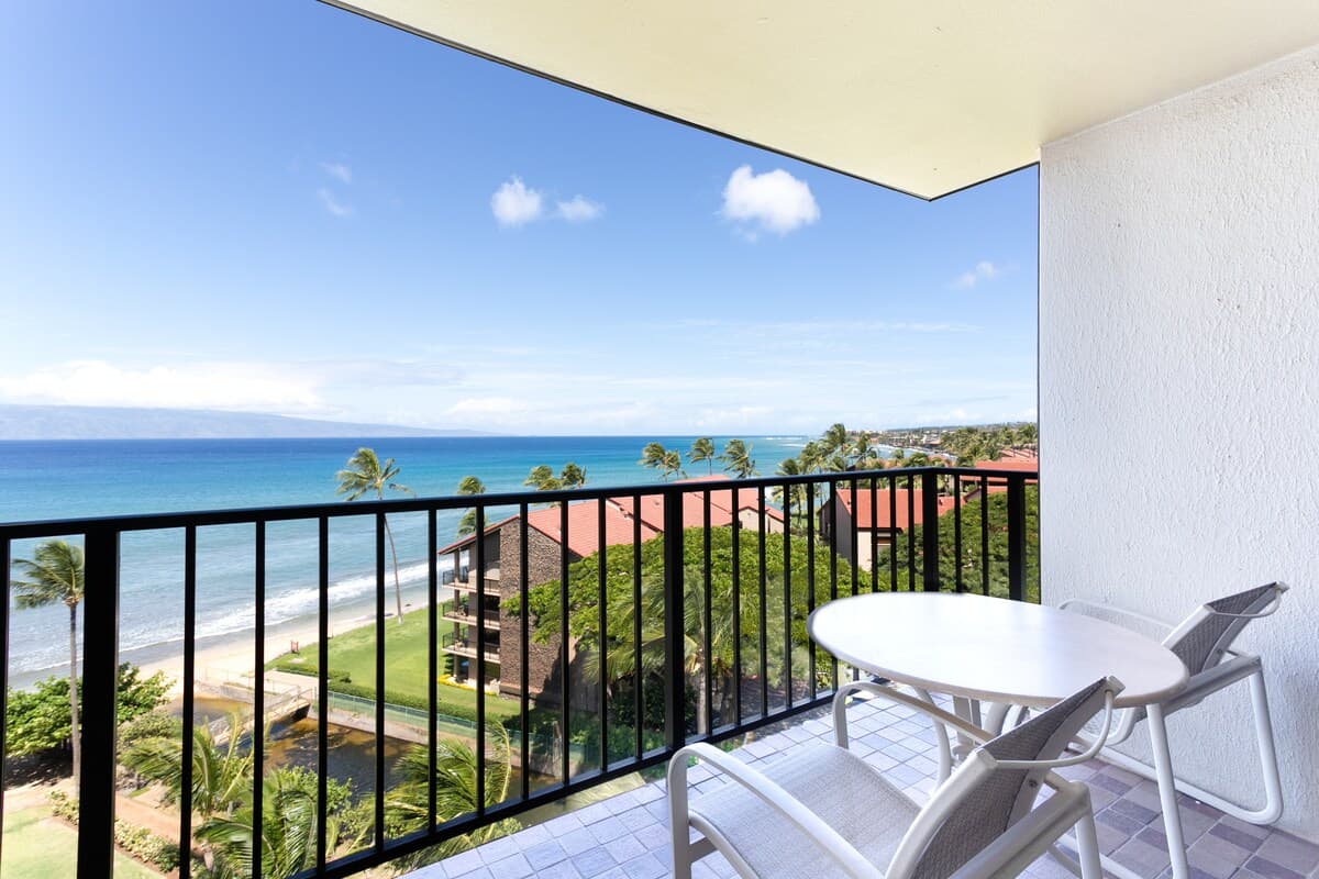 Condo in Lahaina · ★4.67 · 1 bedroom · 2 beds · 1 shared bath - Photo 2