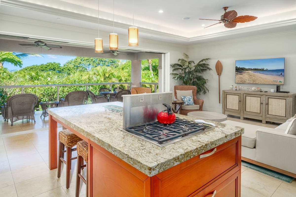 Condo in Kihei · ★4.85 · 3 bedrooms · 5 beds · 3.5 private baths - Image 11