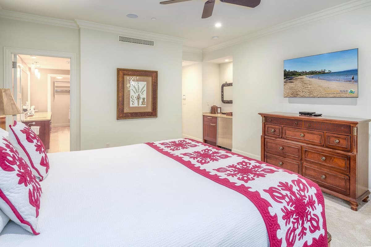 Condo in Kihei · ★4.85 · 3 bedrooms · 5 beds · 3.5 private baths - Image 21