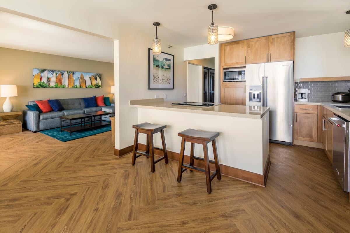 Condo in Honolulu · ★5.0 · 2 bedrooms · 4 beds · 2 shared baths - Photo 4