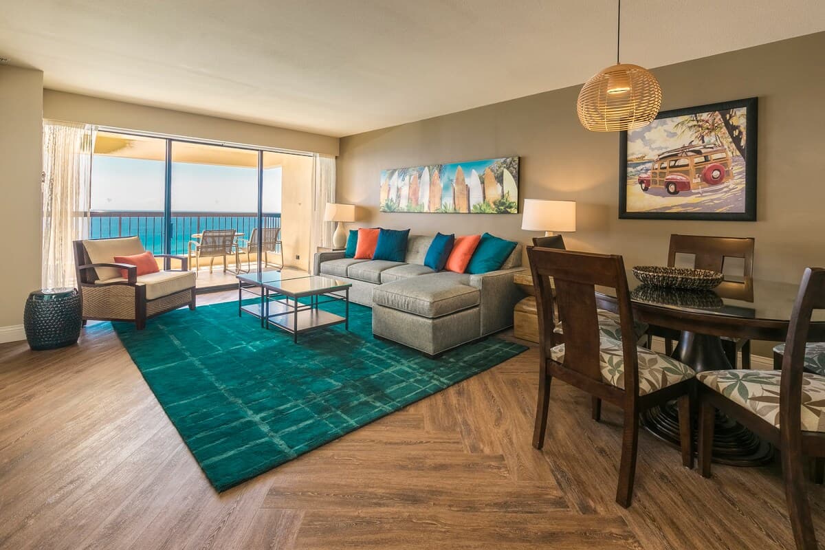 Condo in Honolulu · ★5.0 · 2 bedrooms · 4 beds · 2 shared baths - Photo 4