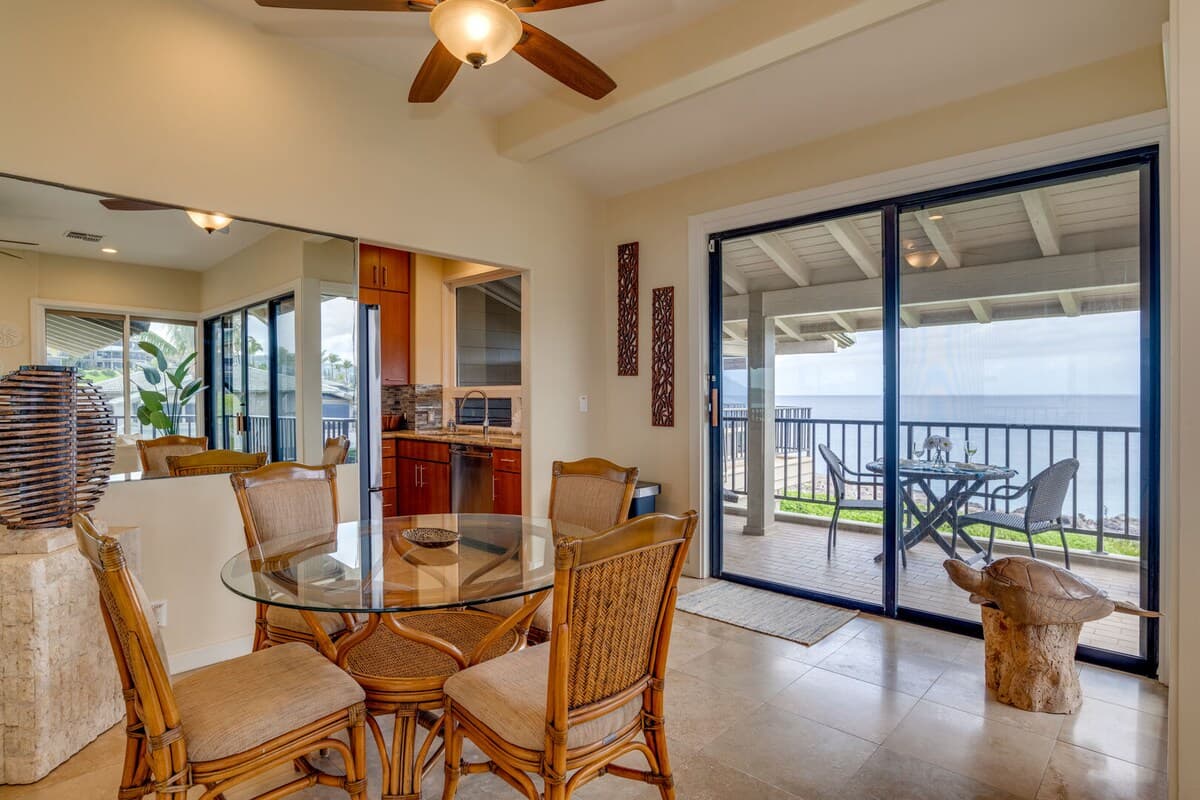 Condo in Lahaina · ★5.0 · 1 bedroom · 3 beds · 1 bath - Photo 4