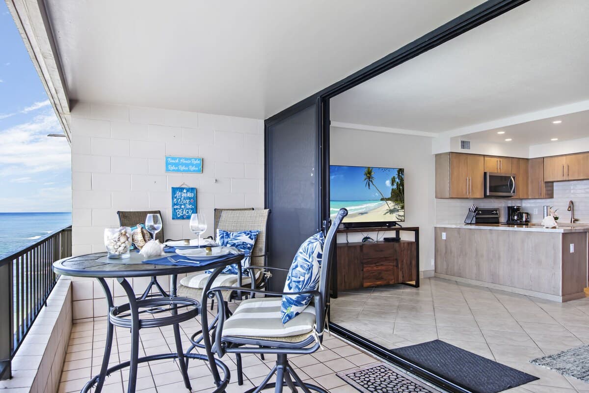 Condo in Lahaina · ★4.95 · 1 bedroom · 2 beds · 1 bath - Photo 3